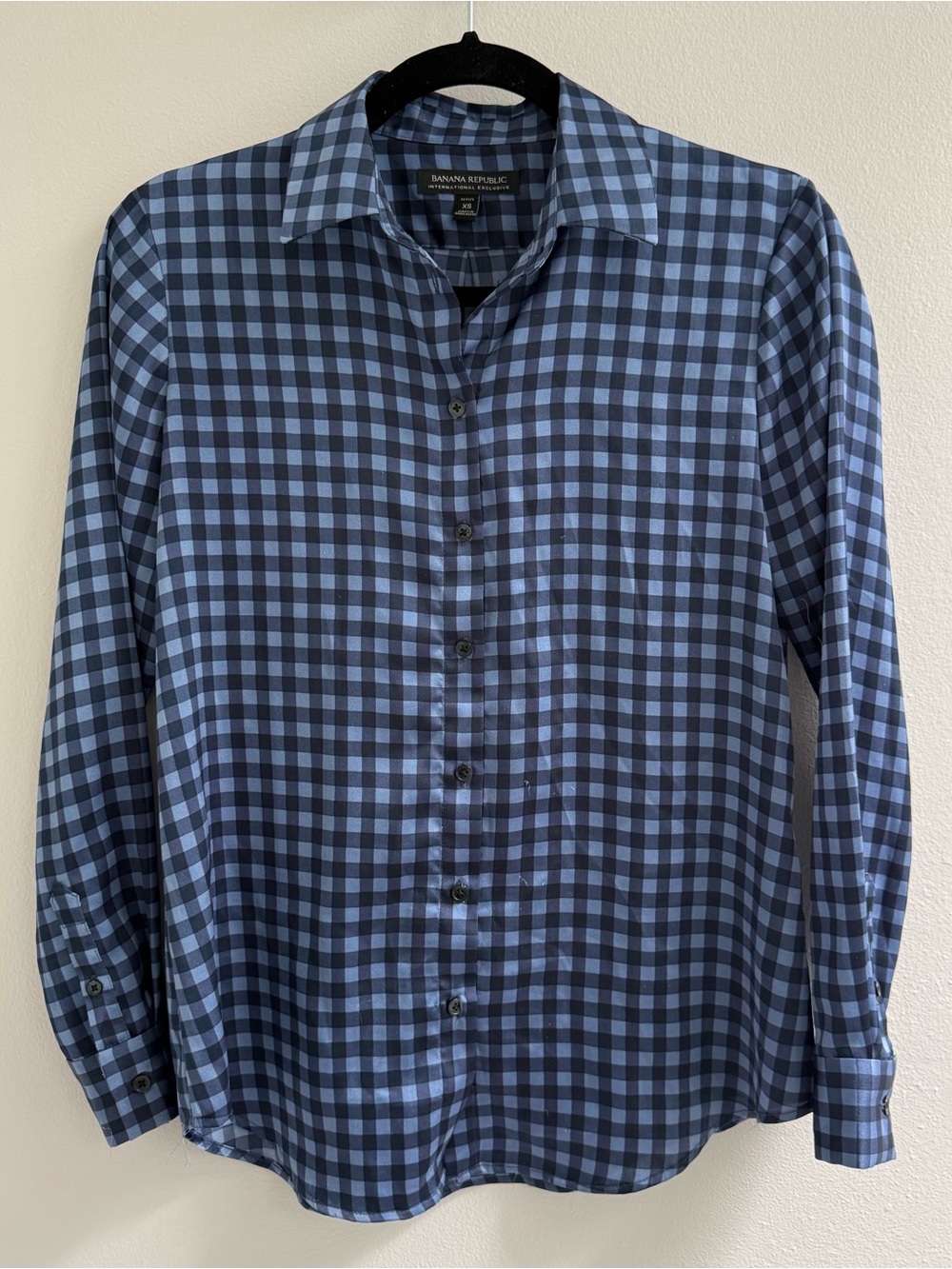 Banana Republic Blue and Navy Check button up shirt